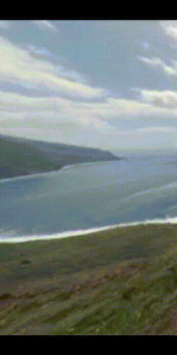 写真を360度動画に変換するアプリ