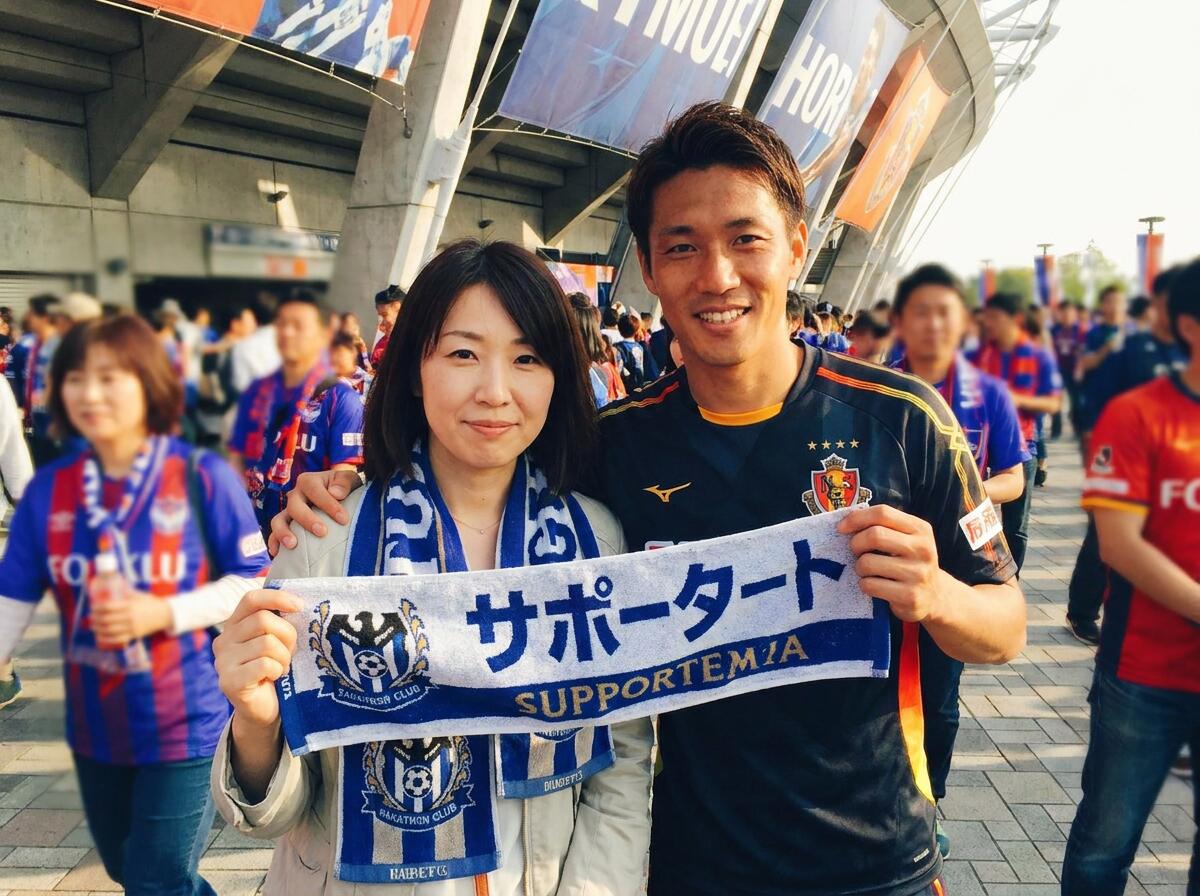サッカー選手とのツーショット風写真の例